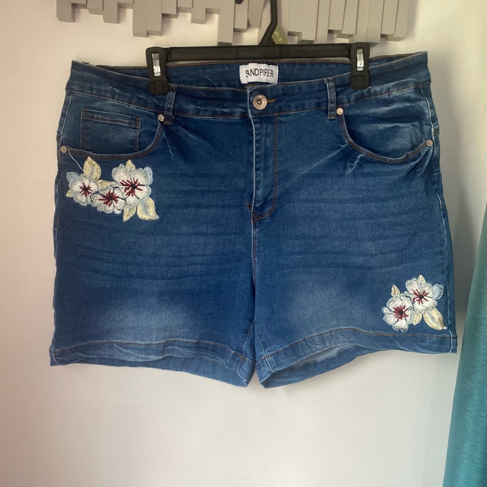 Indigo Floral Embroidered Women's Jean Shorts